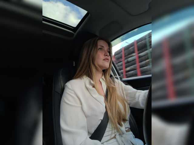 Zrzuty ekranu transmisji LEILA-ANGELL