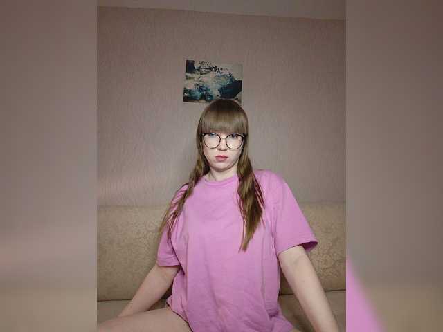 Zdjęcia LilyCandy Welcome to my room. My name is Julia. Don't forget to put love and subscribe *In addition to privates, I go to a group (60tknmin). The strongest vibration is 222tkn