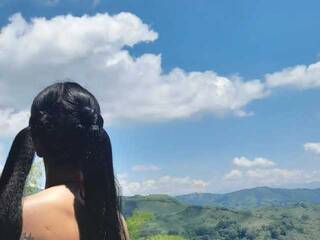 Erotyczny czat wideo -hot-dyrti-tatooed-