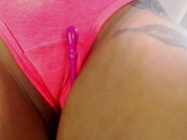 Zrzuty ekranu transmisji AabbyCandy