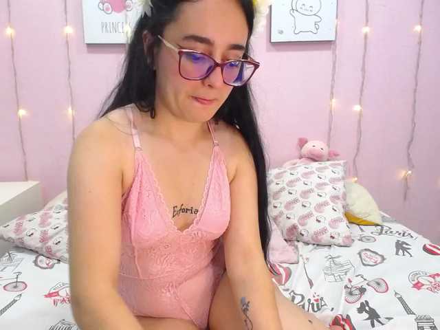 Zdjęcia Aaliss-coy ⭐️❤️​Play ​with ​my ​little ​pussy ​and ​make ​me ​very ​hot❤️⭐#​teen #​daddy #​cum #​smalltits