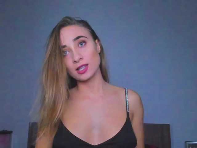 Zdjęcia abbelacasy Welcome to my hot room! I can t wait to have fu n with you guys!#lovense#cum#anal#teen#beautifuleyes