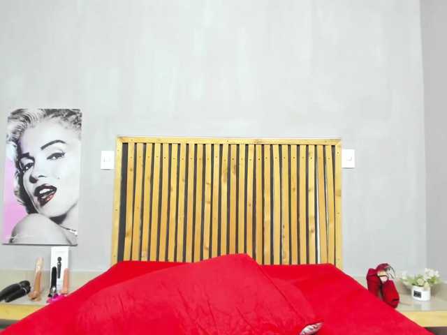 Zrzuty ekranu transmisji Abigail-wilson1