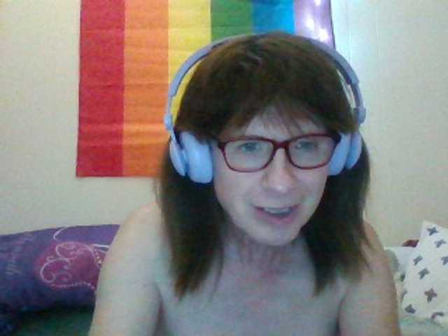 Zdjęcia acorn551 want to see a HOT BODY!!!!!! Strip the performer for 50 tokens removes one garment !!!