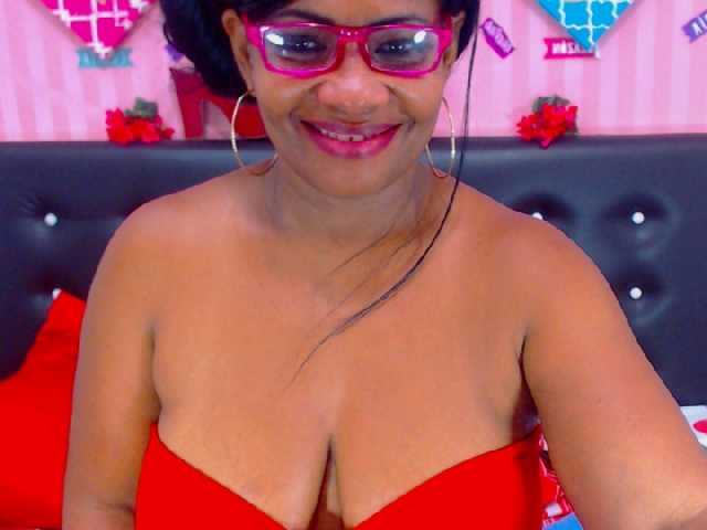 Zdjęcia AdaBlake Welcome to my room! let's have a horny morning #lovense lush: #allnatural #ebony #pussy #squirt #latina bigtits #bigass - #cum show at goal!