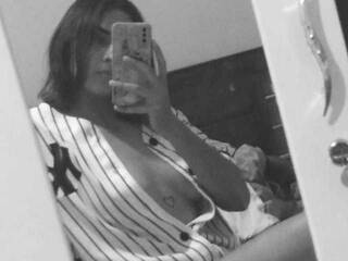 Erotyczny czat wideo adara-orson