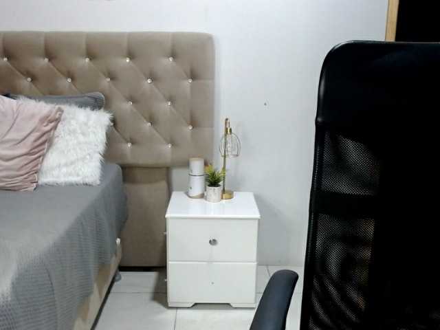 Zrzuty ekranu transmisji AddisonLove