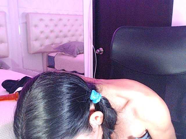 Zrzuty ekranu transmisji AddisonLove