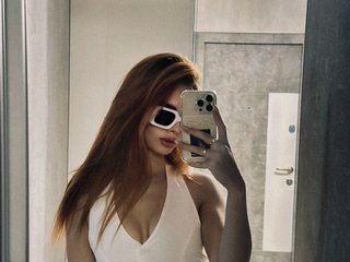 Erotyczny czat wideo Adel57