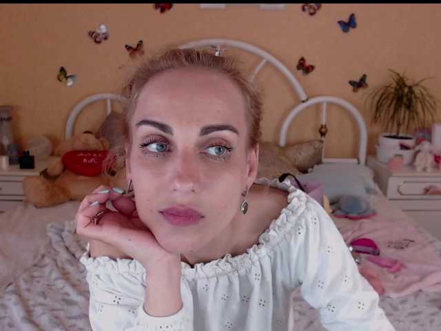 Zdjęcia AdelinJensen HI GUYS, WELCOME IN MY ROOM! SWEET AND SEXY WOMAN IS WAITING ON YOU. LET'S ENJOY TOGETHER!