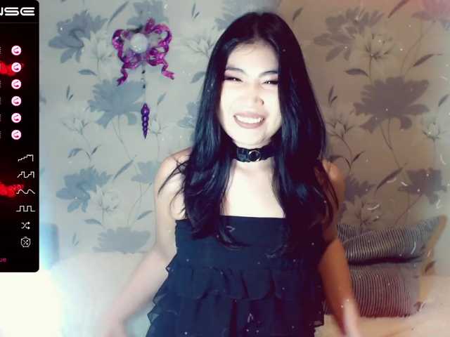 Zdjęcia adellasweety #cum show#get naked#sguirt#asian play with pussy