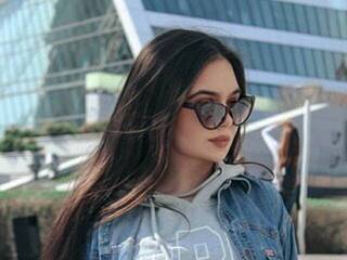 Erotyczny czat wideo Adellinni