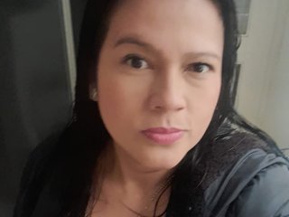 Erotyczny czat wideo Adriana-Rodriguez
