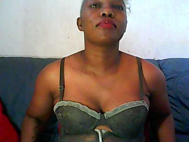 Zrzuty ekranu transmisji AfriGoddess