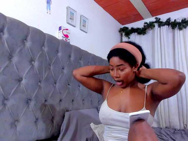 Zdjęcia Afro-goddess Hot Ebony latina waiting to fulfill all your fantasies. #ebony #latina
