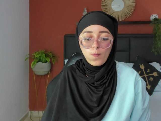 Zdjęcia AYSEL_ELID Hey guys, I want to spend time with you to be able to please you. Make me vibrate with my interactive toy, are you ready?