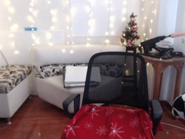 Zrzuty ekranu transmisji AhriBluff