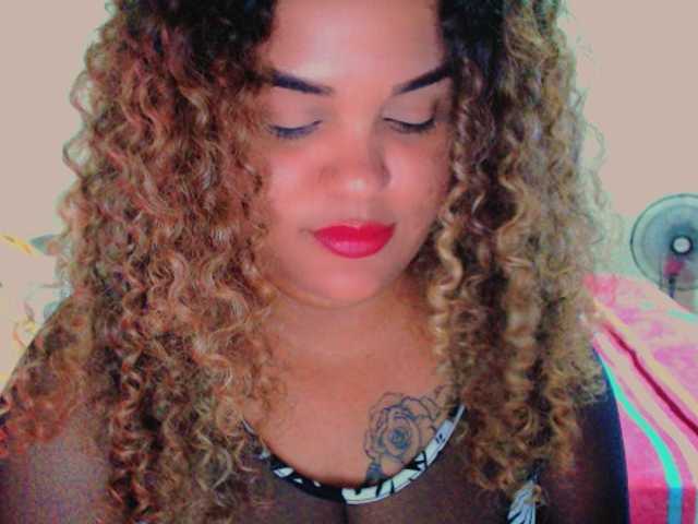 Zrzuty ekranu transmisji aishaaovit