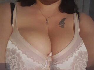 Erotyczny czat wideo BigTiti