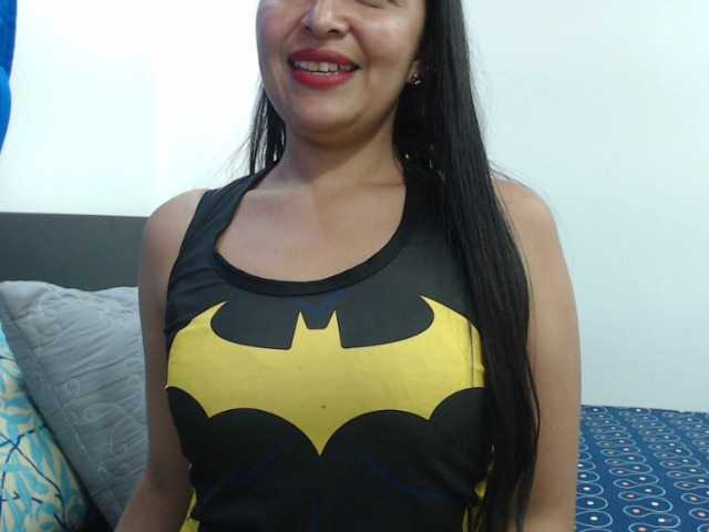 Zdjęcia ALAINAXXX I am an outgoing girl a bit naughty in my pvt shows I squirt, cum, milk show and I indulge all your fantasies