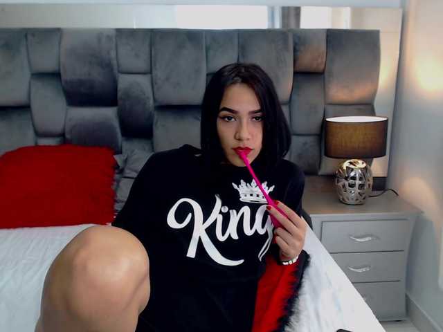 Zdjęcia AleshaHott Hi I'm Alesha.. and my pussy wanna play with your cock today @cumshow 380