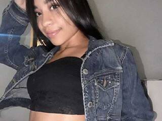 Erotyczny czat wideo AlessaWhite