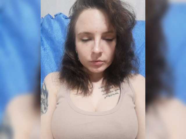 Zrzuty ekranu transmisji AlexaLaCrystal
