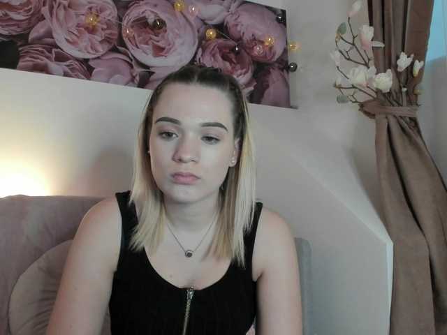 Zdjęcia AlexisTexas18 Another rainy day here, i am here for fun and chat-- naked and cum in pvt xx #18 #blonde #cute #teen #mistress
