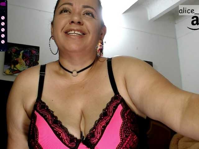 Zdjęcia AliceTess Let's have a great time together, make me feel happy and horny with u tips!! #milf #latina #mature #bigtits