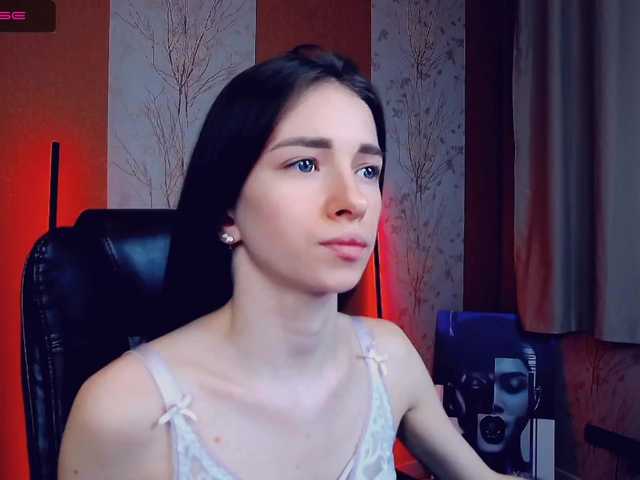 Zdjęcia AlinaMalina Hi guys) welcome to my room) Private, full private, hot oil show, dildo, pussy play) Lovens works from 1 token :)