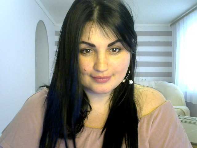 Zdjęcia AlinaVesko I am non nude =)I DO NOT MAKE SHOWS IN MY ROOM IS CHAT ONLY