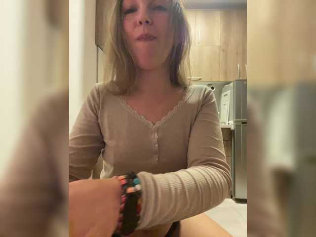 Zdjęcia Alisasqrl Hi! Ntmu! Let’s chat ;)See my photos- ask for password in pm