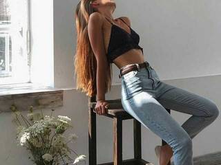 Erotyczny czat wideo AlisaWanderf