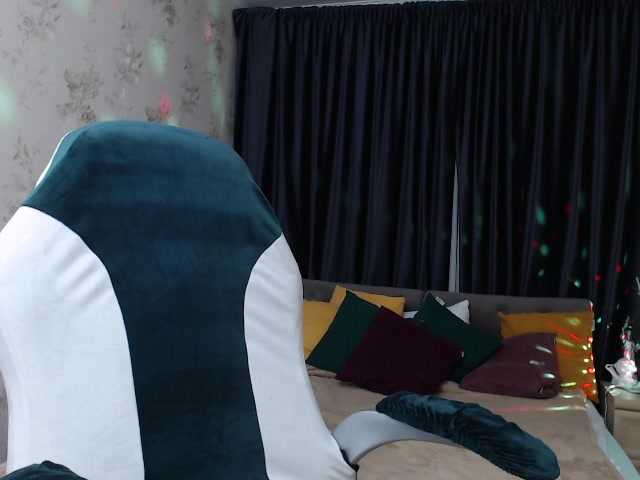 Zrzuty ekranu transmisji Alisawoods