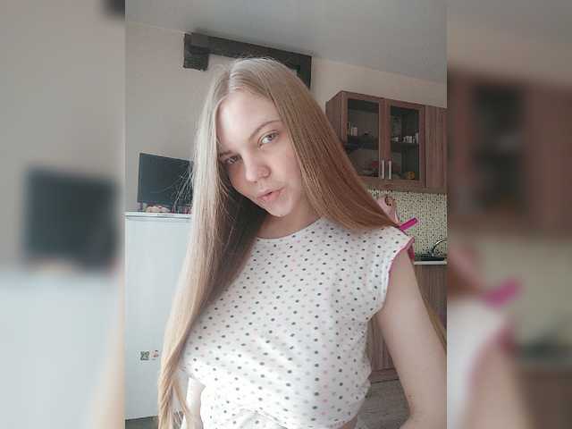 Zdjęcia alisekss8 Hello boys!) Im Alice, Im 24 age. Subscribe to me and put a heart!) Subscription for tokens!) I undress in private or in a group, not in public) Collecting tokens for a new camera!!)