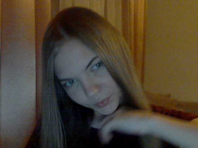 Zdjęcia alisekss8 Hello boys!) I'm Alice, I'm 24. Subscribe to me and put a heart!) Subscription for tokens!)