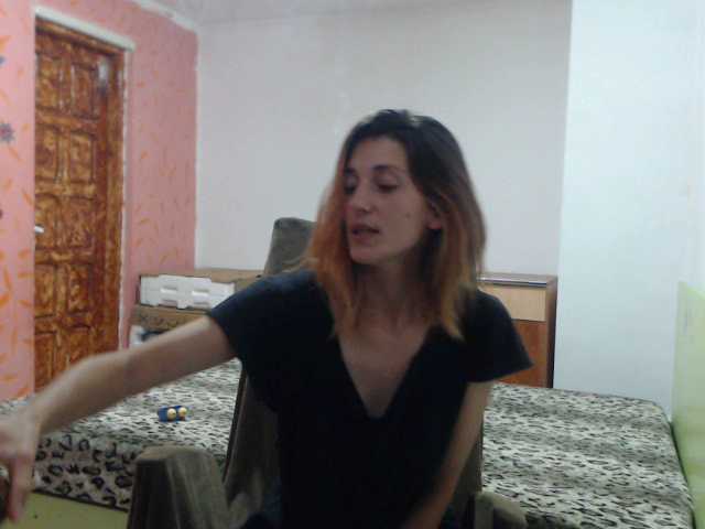 Zrzuty ekranu transmisji alishallovexx