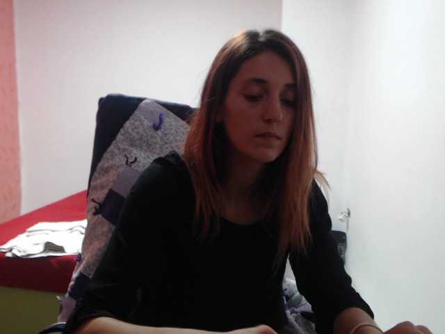 Zrzuty ekranu transmisji alishallovexx