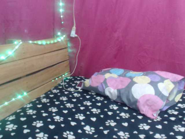 Zrzuty ekranu transmisji AlisonBeaker2