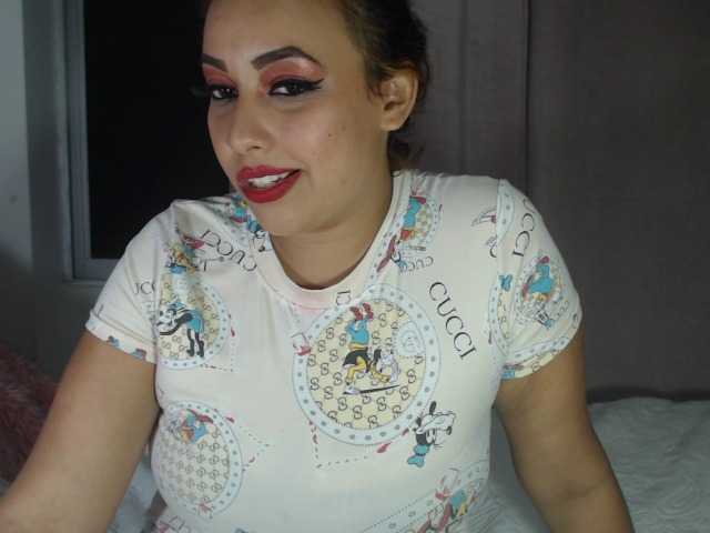 Zdjęcia AlissonnXox 10 tokes and I show you my breasts