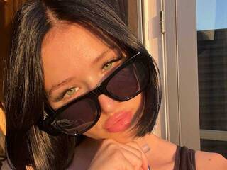 Erotyczny czat wideo Ally-nin