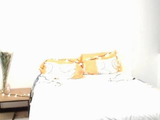 Zrzuty ekranu transmisji AlmaCasteell