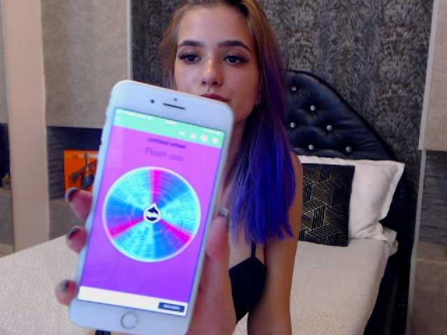 Zrzuty ekranu transmisji AmaliaKeys