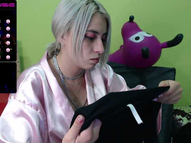 Zdjęcia ambarsmith 150 tokens and I will be in Topless