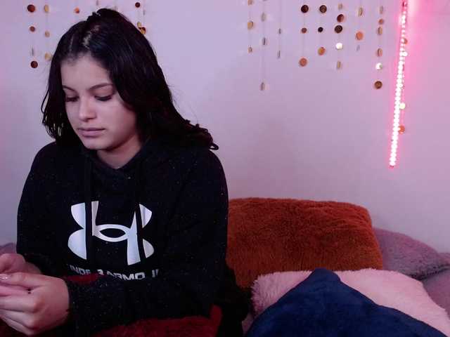 Zdjęcia Ambeer--1 Hi Guys !!! follow me in my twitter: hennessy_amber tip menu tits for 37, ass for 27, twerk for 30, close up pussy for 60, naked for 80, anal for 65, open cam for 20