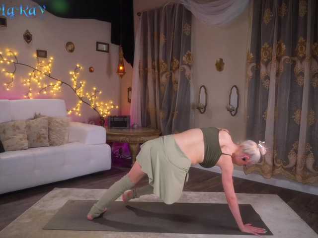 Zdjęcia AmberLaRay I will respond to tips after my yoga pre-show ❤The Always Happy, Always Horny❤ #fit #bigclit #bigass #bigboobs #joi