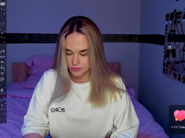 Zdjęcia AmeliaSoft Do not forget to subscribe and put love! @remain pussy play with vibrator