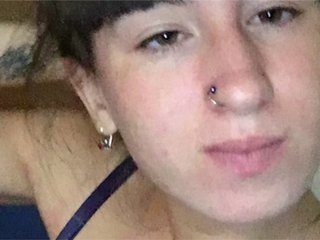 Zdjęcia Amelie17 станцевать легкий стрептиз 290т показать грудь 69 показать попу 69