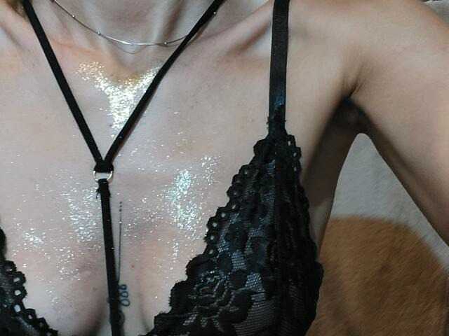 Zrzuty ekranu transmisji AmoreIvi