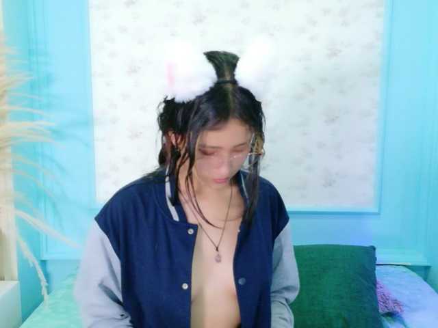 Zrzuty ekranu transmisji AmyJoness1